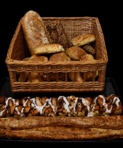 20 stk morgenbrød, 1 stk valgfri rugbrød, 1 stk valgfri grovbrød og 2 stænger valgfri kringle